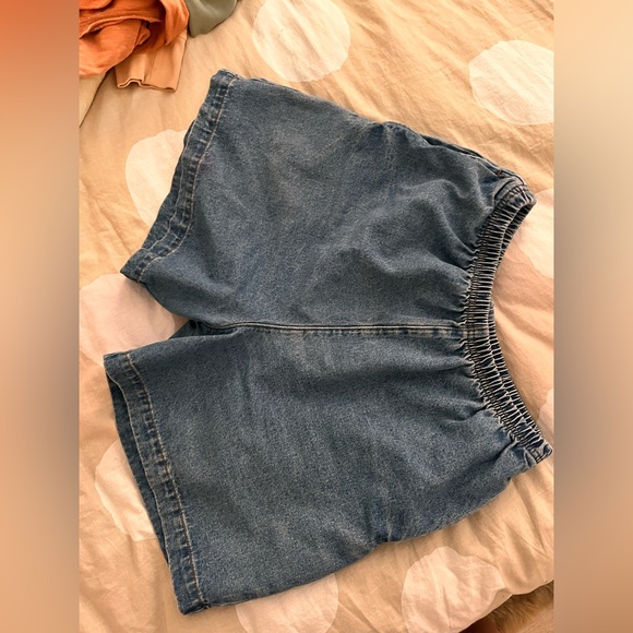 10 oz LA Apparel size M shorts in mint condition - Picture 1 of 4